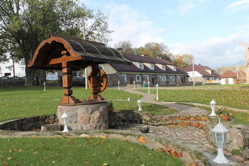 Karalinski Falvarok Tyzengauza Hotel Korolino  Kültér fotó