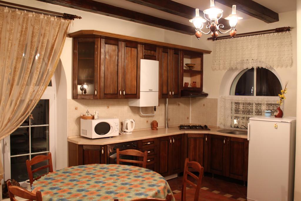 Karalinski Falvarok Tyzengauza Hotel Korolino  Szoba fotó
